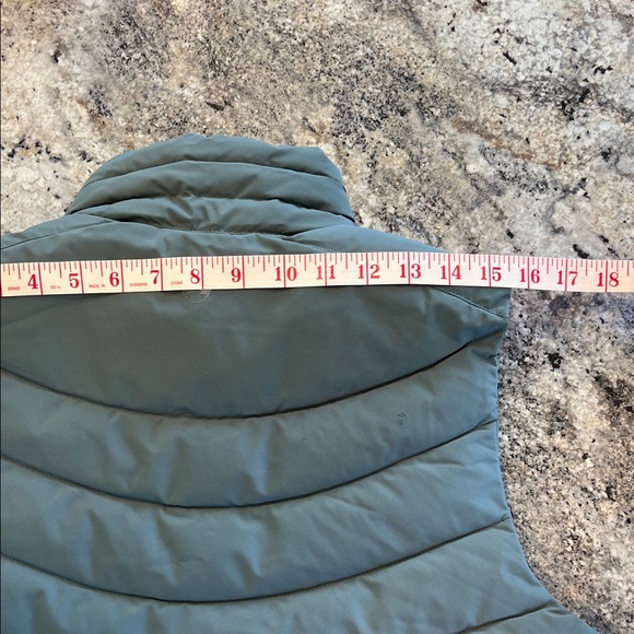 Women’s Puffer Vest Size M Sage Green - Picture 10 of 10